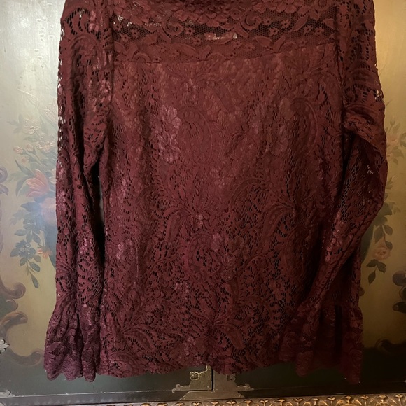 Elegant Burgundy Lace Bell Sleeve Top - Picture 3 of 10